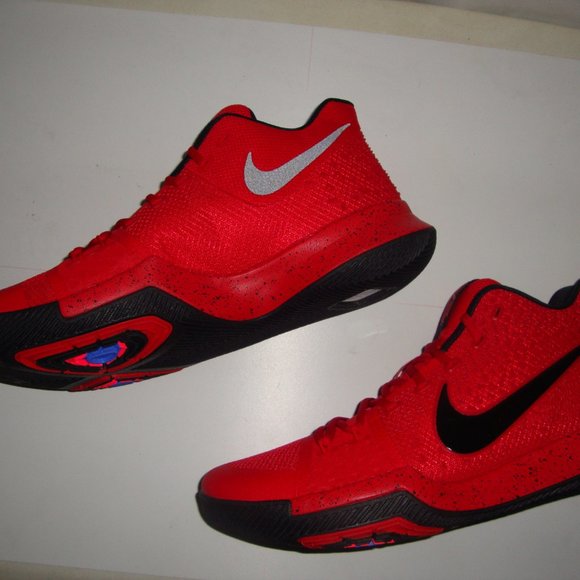 KYRIE 3 Size 13 Sneakers. main image 8